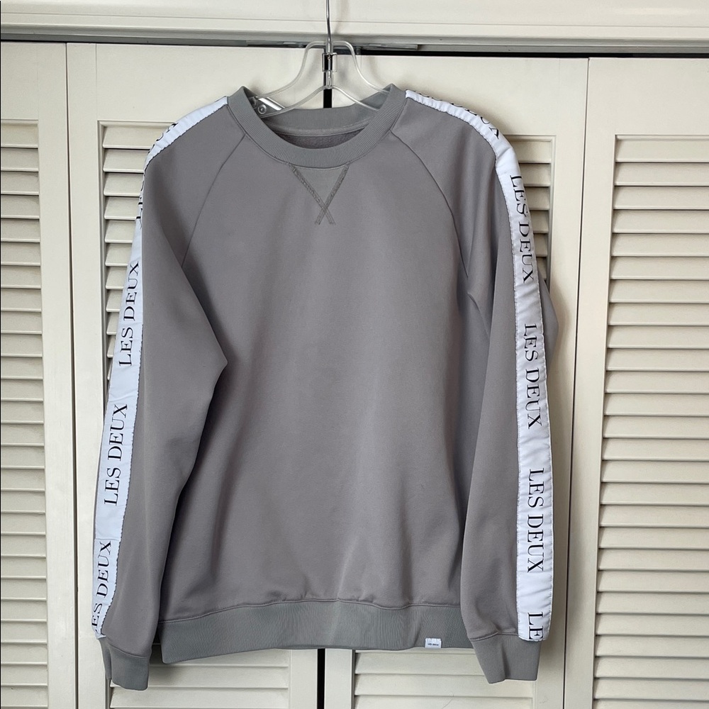 Les Deux copenhague Men's Sweatshirt Sz S gray w/ white label on sleeves